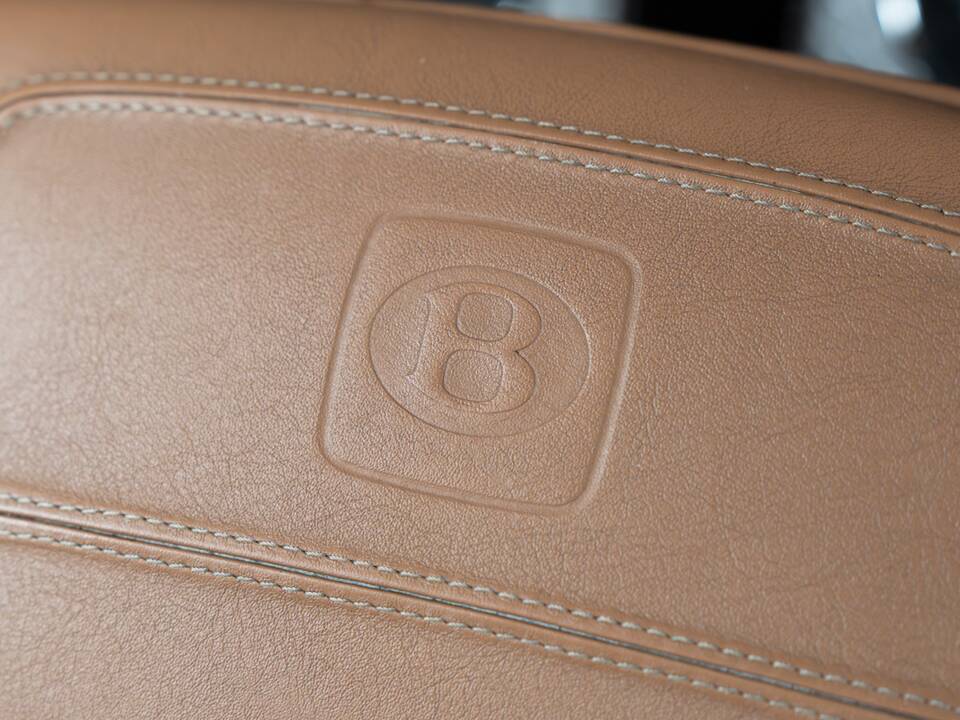 Image 40/43 of Bentley Continental T (1997)