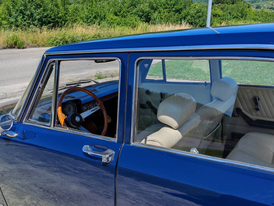 Image 24/50 of Alfa Romeo 2000 Berlina (1972)