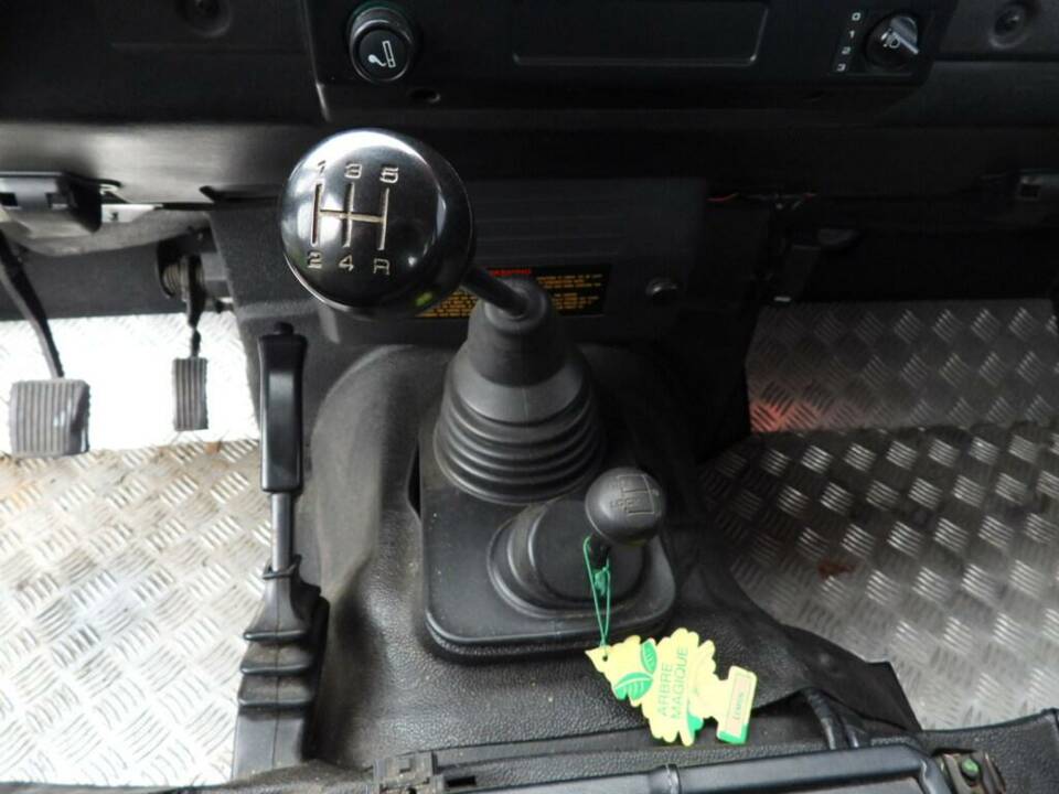 Image 11/15 of Land Rover Defender 90 Td5 (2002)