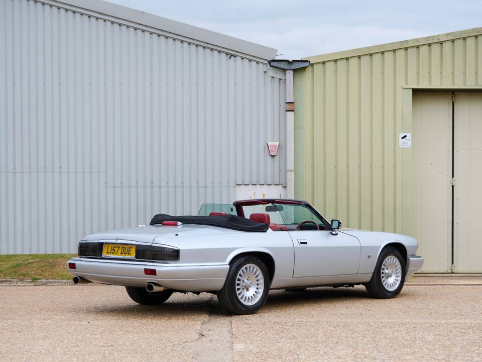 Image 47/50 of Jaguar XJS 6.0 (1993)