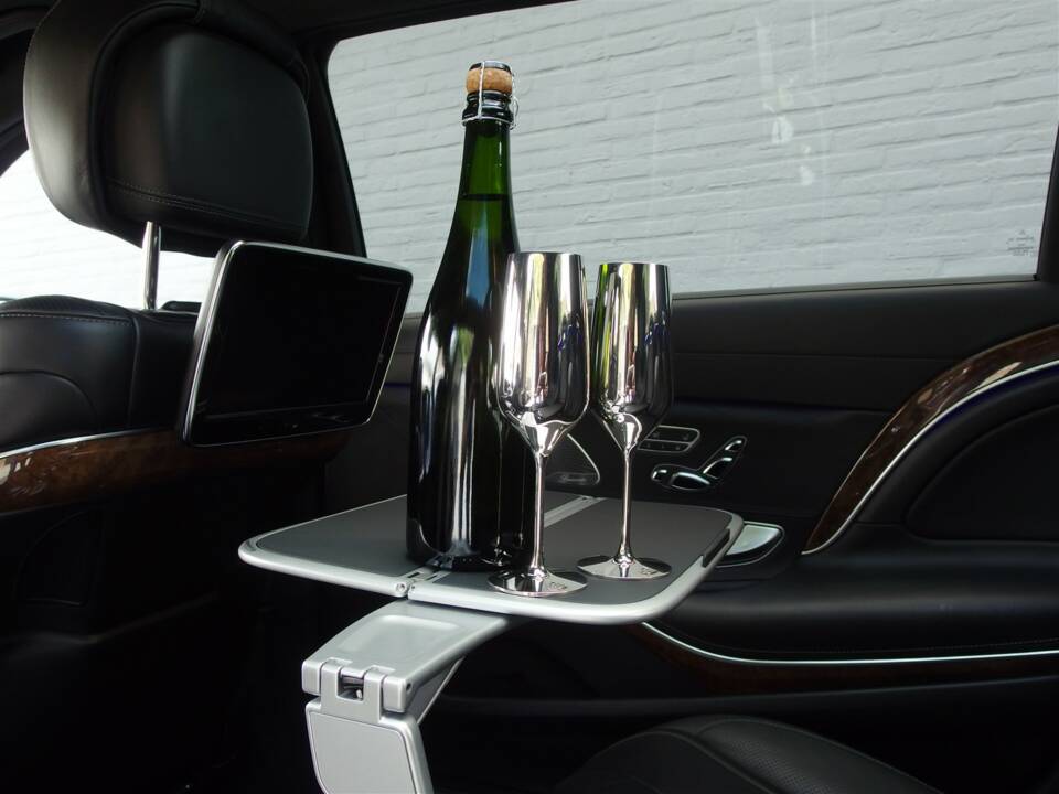 Bild 55/99 von Mercedes-Benz Maybach S 500 (2015)