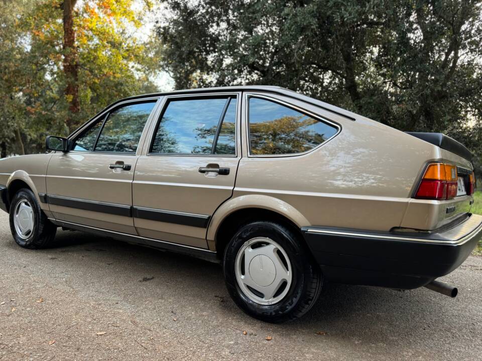 Image 20/57 of Volkswagen Passat 2.0 (1987)