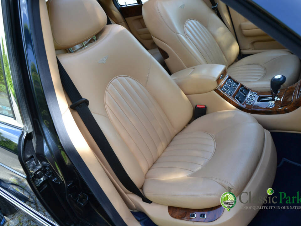 Image 24/50 of Bentley Arnage Green Label (1999)