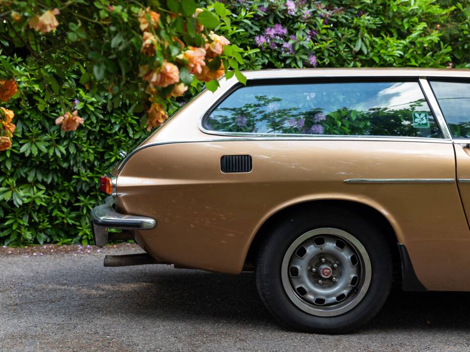 Image 31/50 of Volvo 1800 ES (1973)