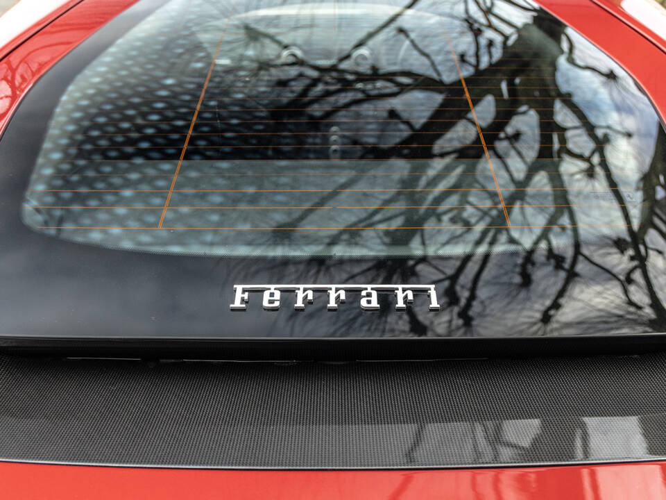 Image 16/39 of Ferrari 812 Superfast (2018)