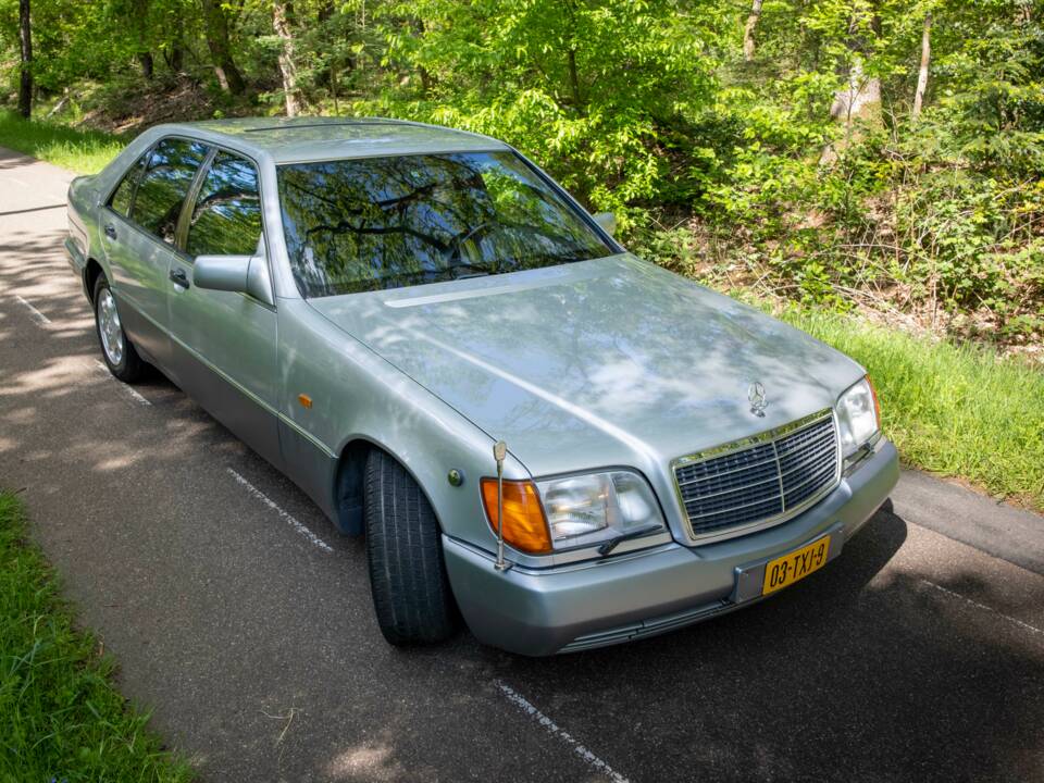 Image 3/59 of Mercedes-Benz 600 SEL (1992)