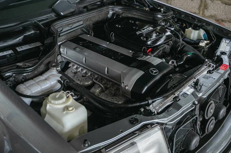 Image 22/43 of Mercedes-Benz 300 CE 3.2 AMG (1990)
