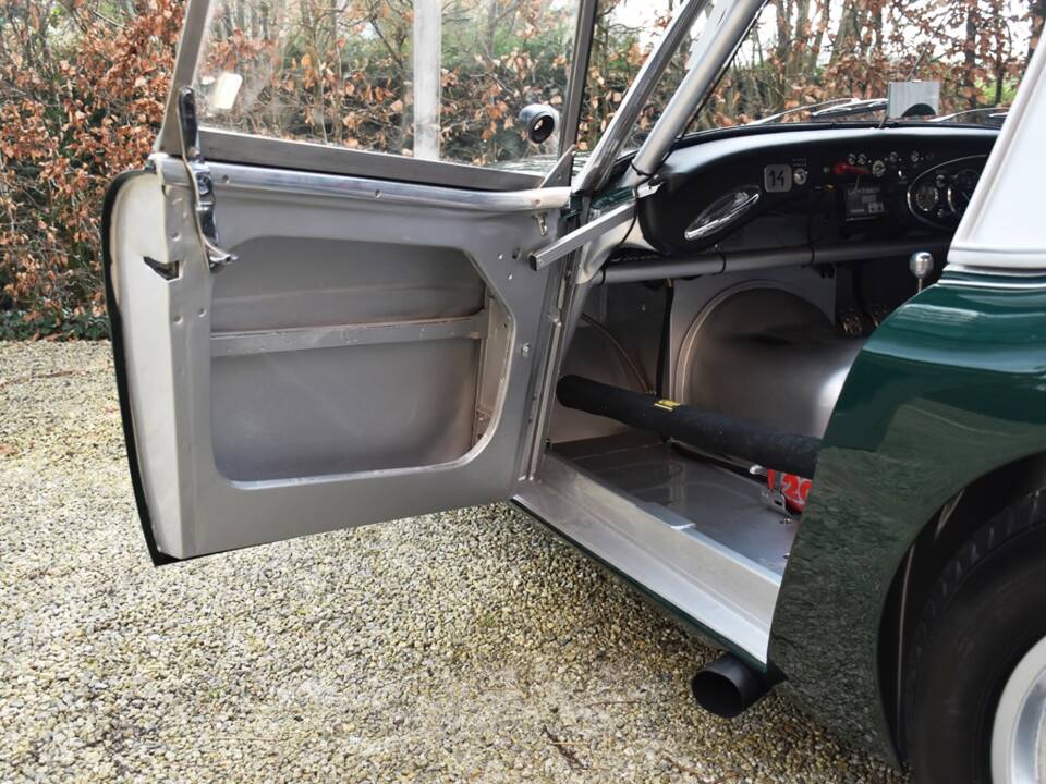 Image 23/29 of Austin-Healey 3000 Mk II (BT7) (1962)