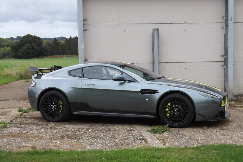 Image 11/39 of Aston Martin V8 Vantage AMR (2017)