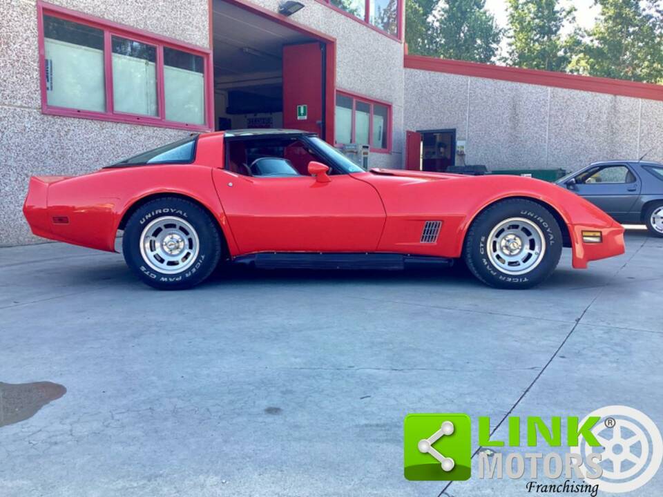 Image 4/10 of Chevrolet Corvette Sting Ray (1982)