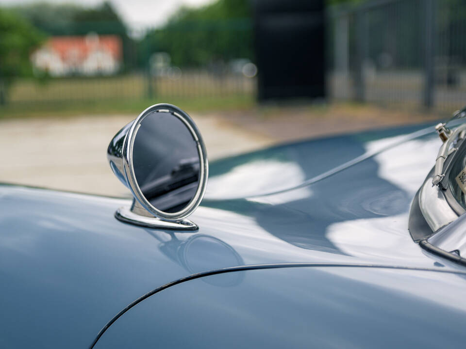 Immagine 17/46 di Porsche 356 B 1600 Roadster (1961)