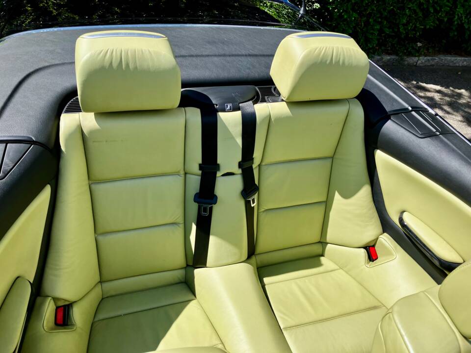 Image 10/32 of BMW 330Ci (2004)