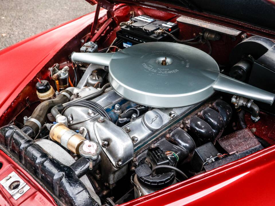 Image 38/42 of Jaguar Mk II 3.8 (1962)