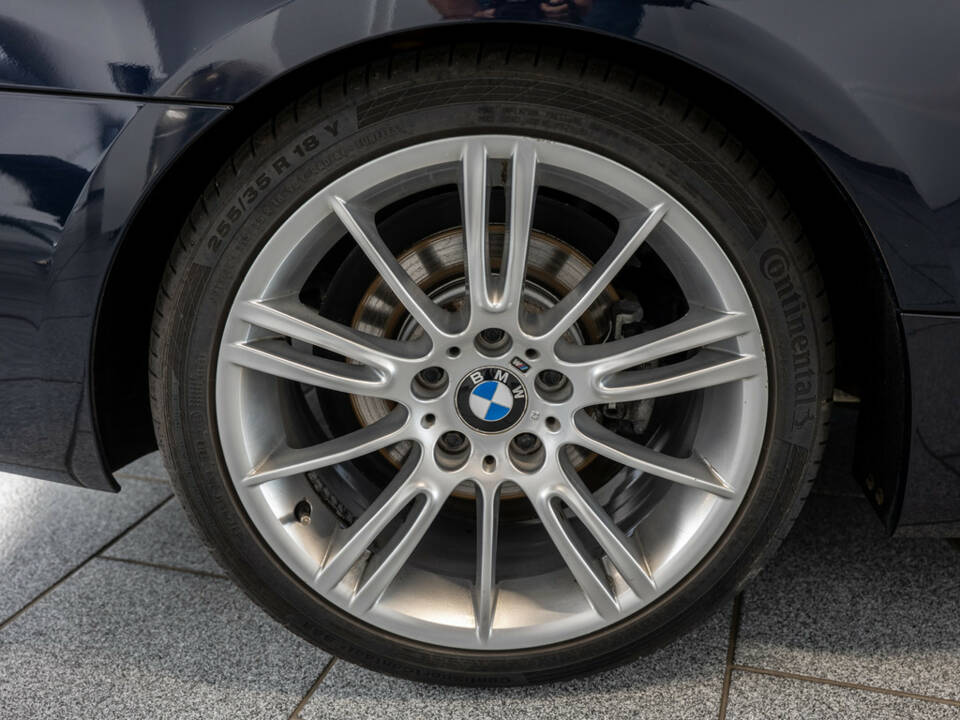Image 7/31 of BMW 320i (2008)