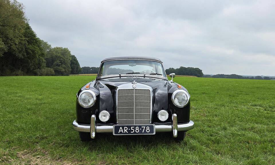 Image 3/8 of Mercedes-Benz 220 S (1959)