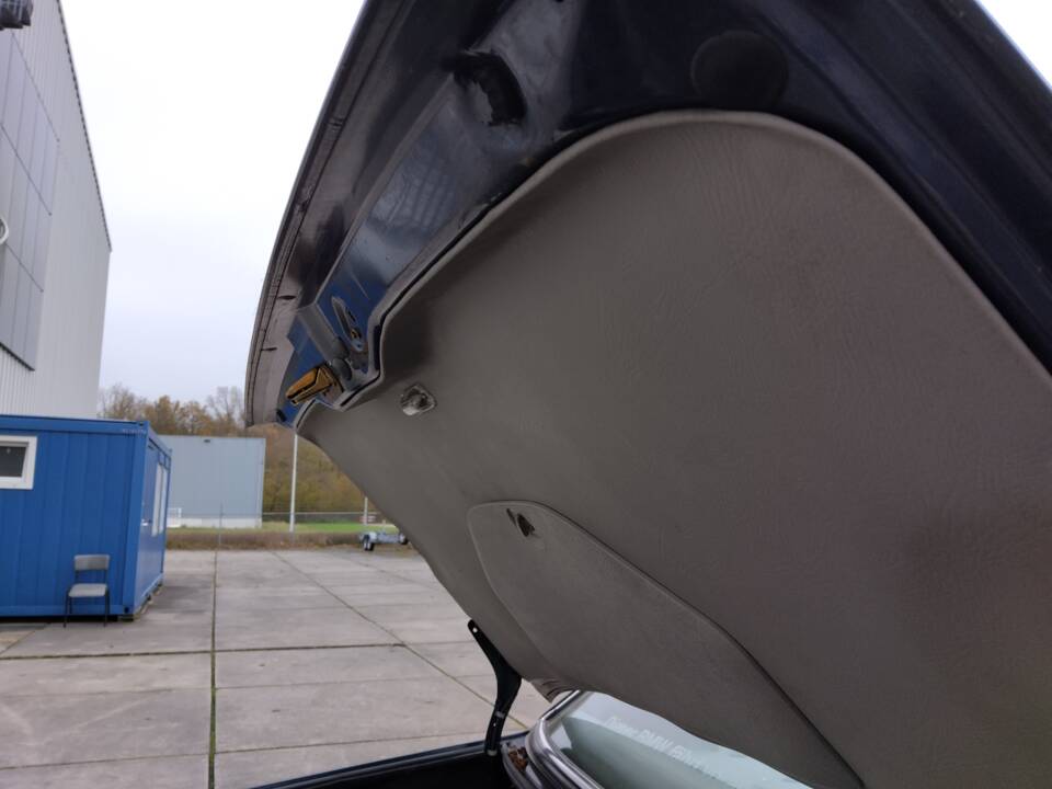 Bild 21/113 von BMW 735i (1986)