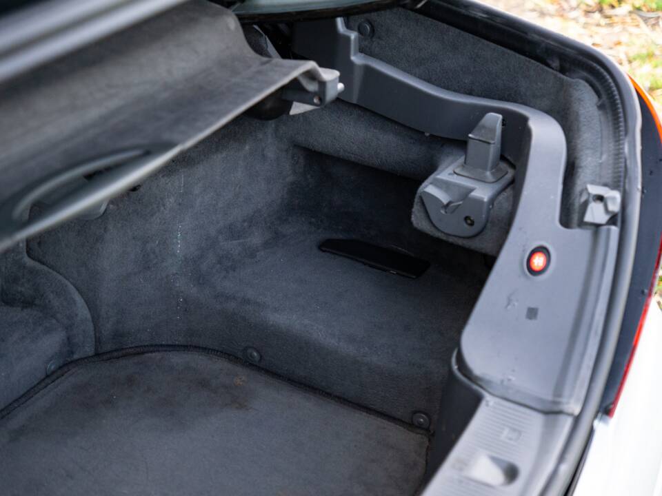 Image 43/45 of Mercedes-Benz SL 55 AMG (2004)