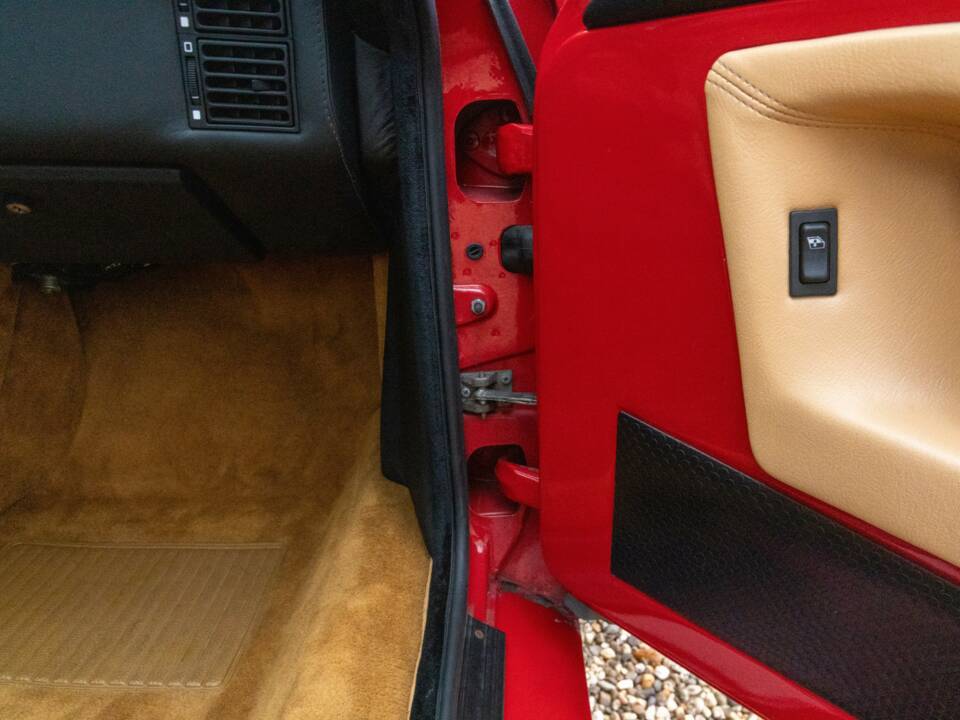 Image 43/50 de Alfa Romeo SZ (1991)