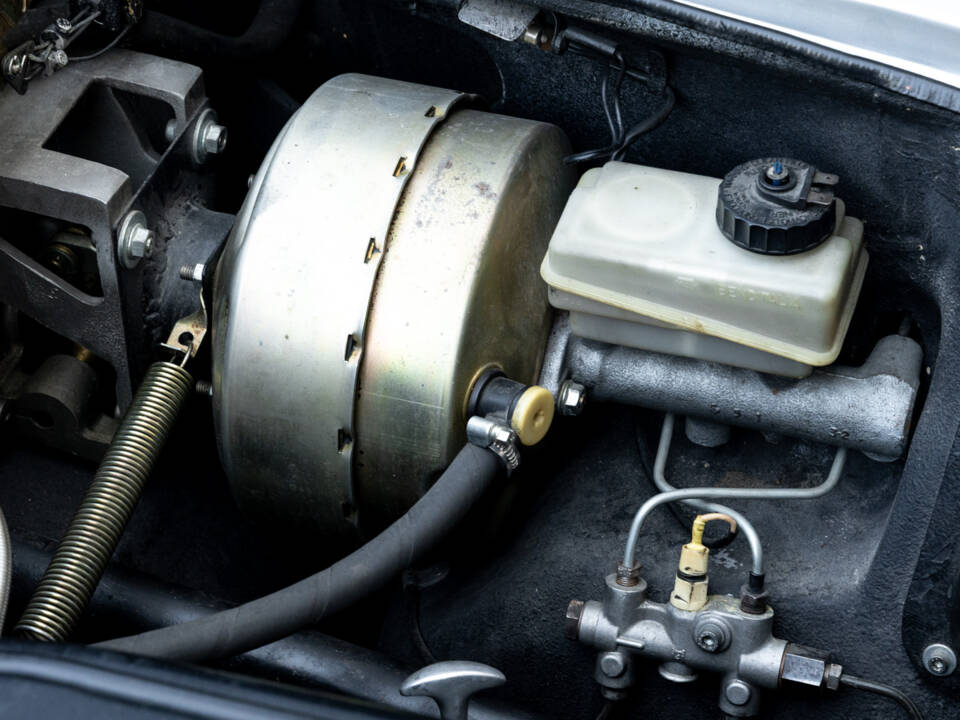Image 63/69 of Ferrari 365 GT 2+2 (1969)