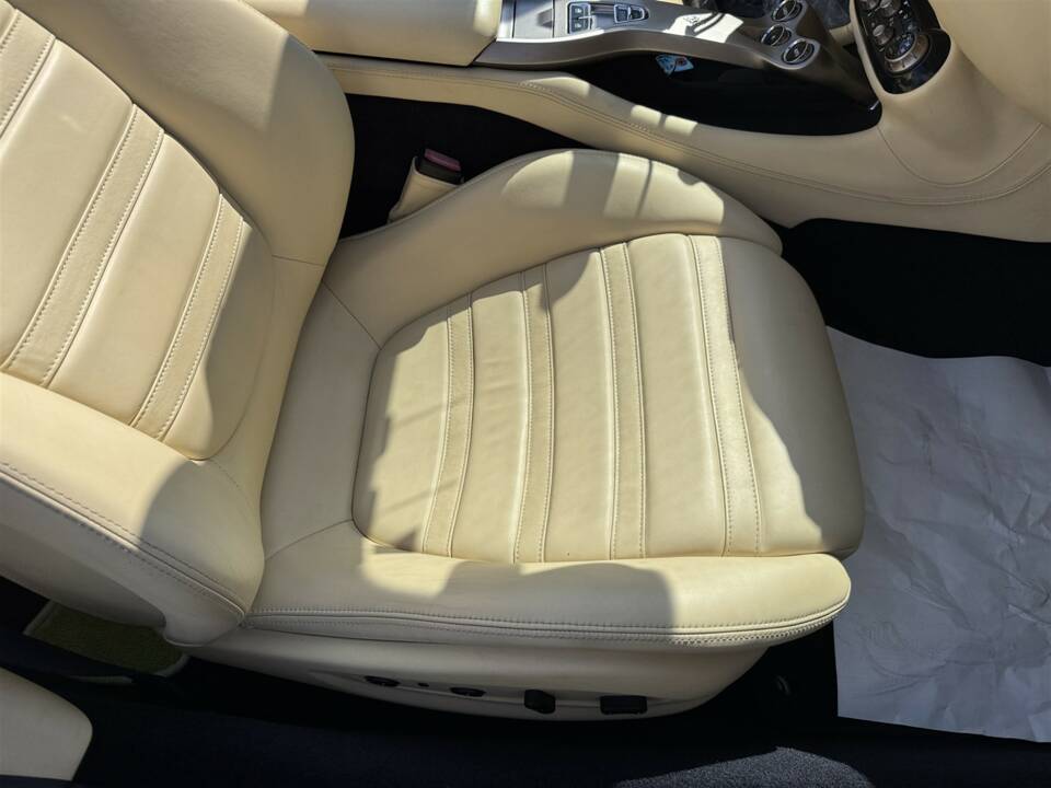 Image 32/51 of Ferrari California (2009)