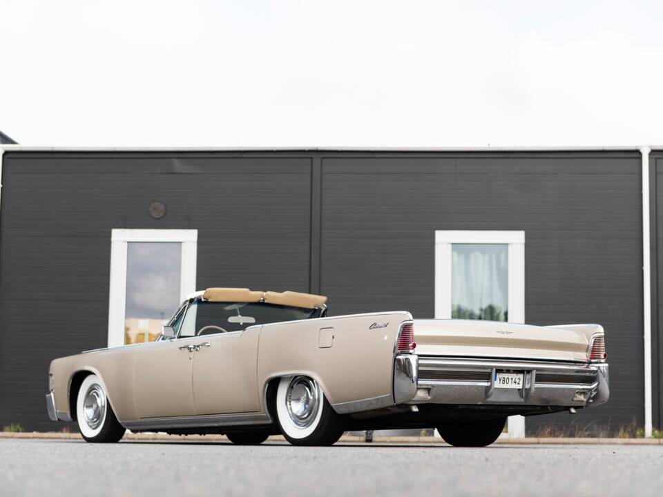 Bild 10/100 von Lincoln Continental Convertible (1965)
