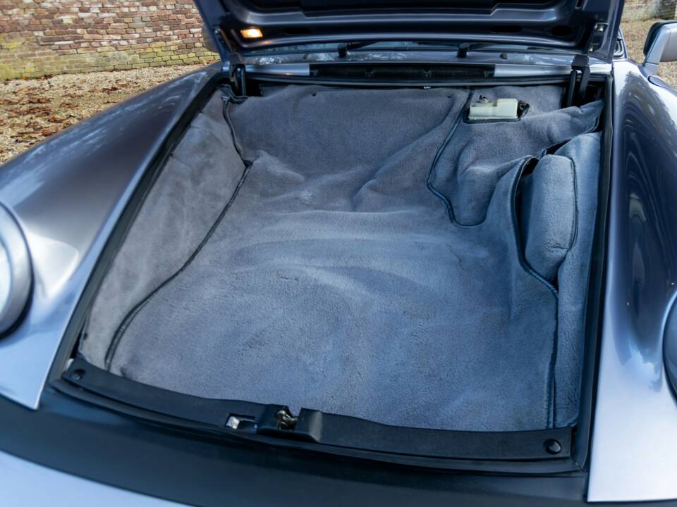 Immagine 23/50 di Porsche 911 Carrera 3.2 "25 years 911" (1988)