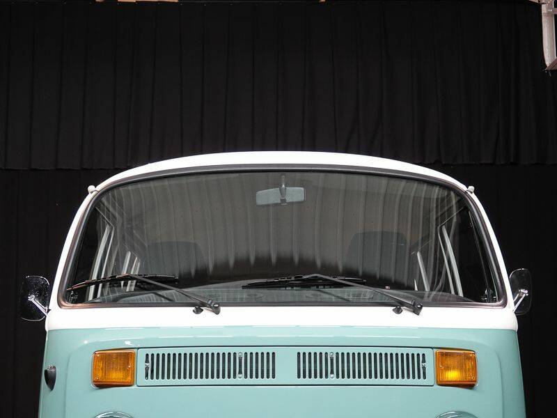 Bild 10/15 von Volkswagen T2b Kleinbus (1978)