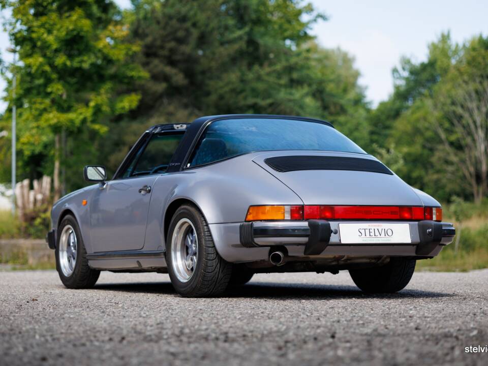 Image 10/44 de Porsche 911 Carrera 3.2 &quot;#250.000 911&quot; (1988)