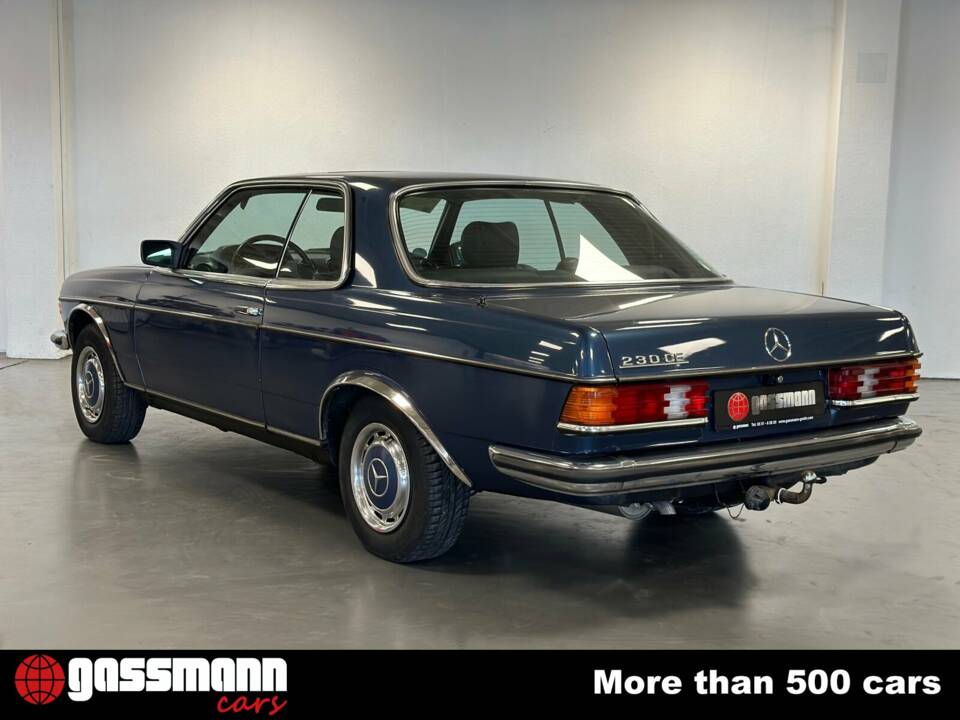 Imagen 8/15 de Mercedes-Benz 230 CE (1982)