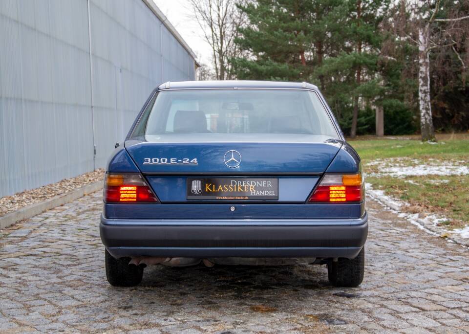 Bild 11/25 von Mercedes-Benz 300 E-24 (1991)