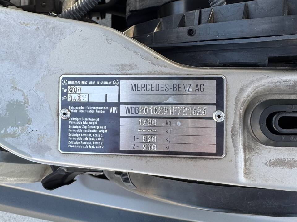 Immagine 37/39 di Mercedes-Benz 190 E 2.6 (1990)