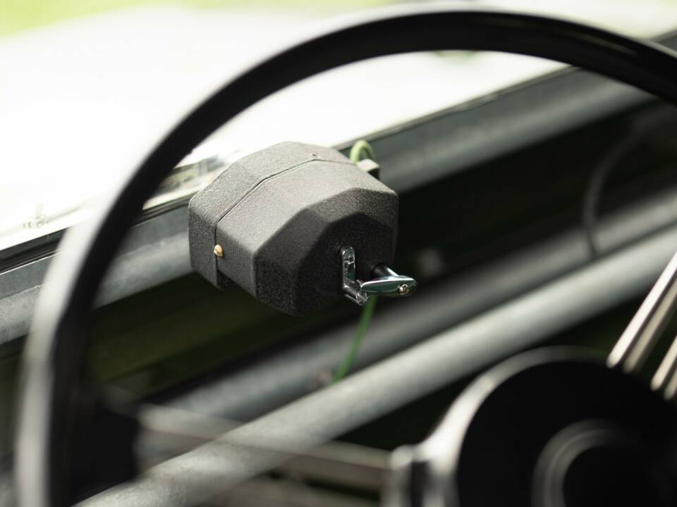 Image 41/50 of Land Rover 80 (1952)