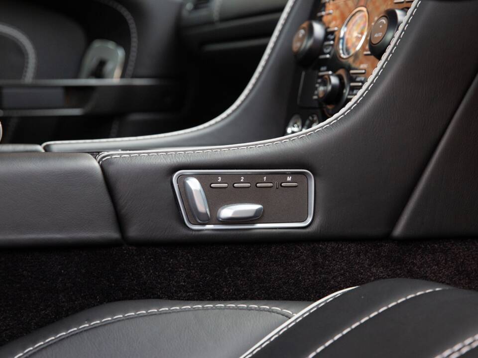 Image 73/94 of Aston Martin DB 9 (2014)