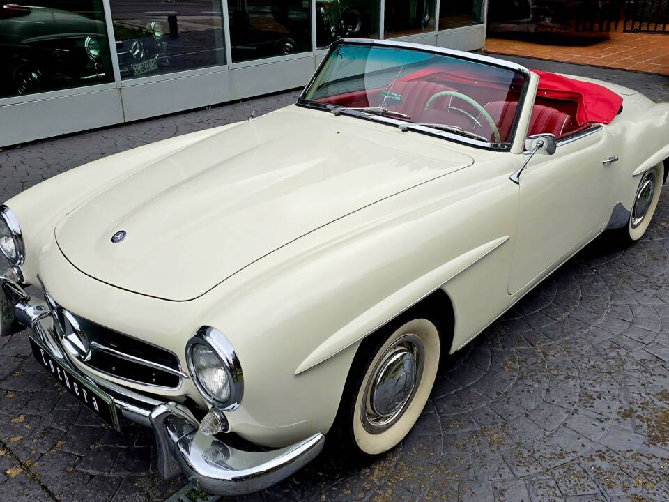 Image 1/26 of Mercedes-Benz 190 SL (1959)