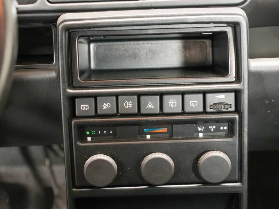 Image 31/46 of Lancia Delta HF Integrale (1988)