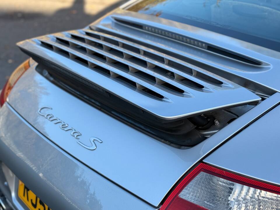 Image 8/25 of Porsche 911 Carrera S (2006)