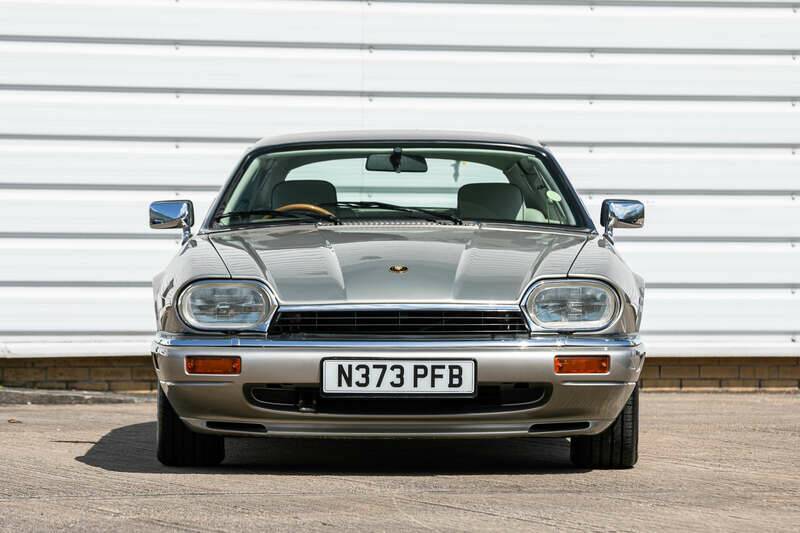 Image 6/32 de Jaguar XJS 4.0 Celebration (1996)