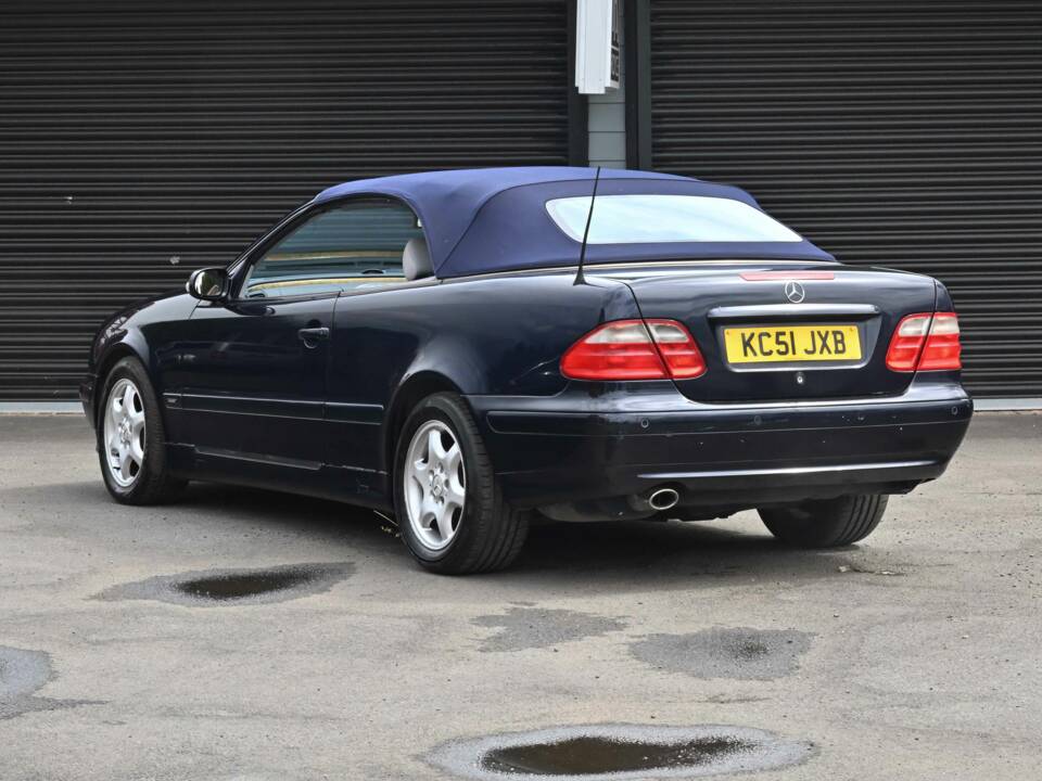 Image 40/50 of Mercedes-Benz CLK 230 Kompressor (2002)