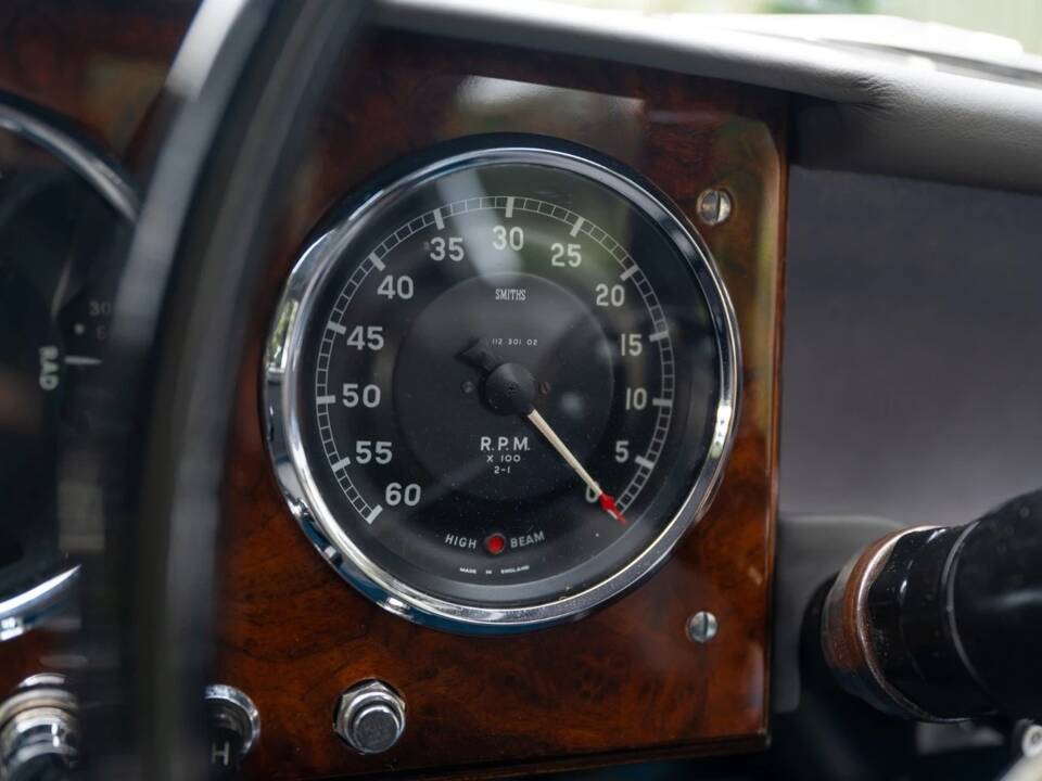 Image 49/64 of Aston Martin DB 2/4 Mk II (1957)