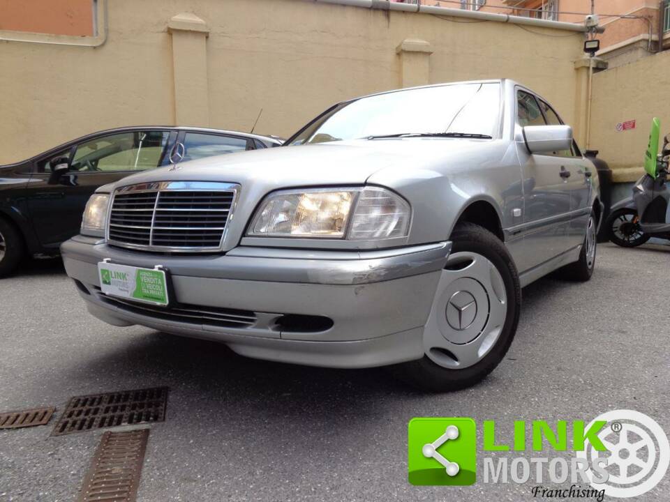 Image 3/10 of Mercedes-Benz C 180 (1998)