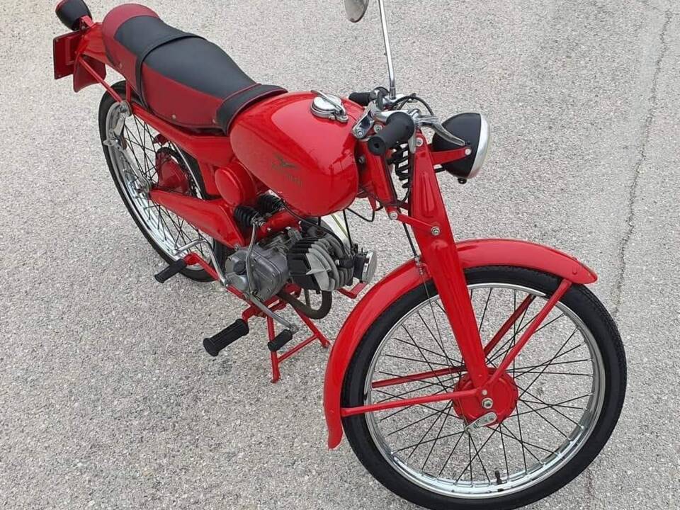 Image 6/22 of Moto Guzzi DUMMY (1960)