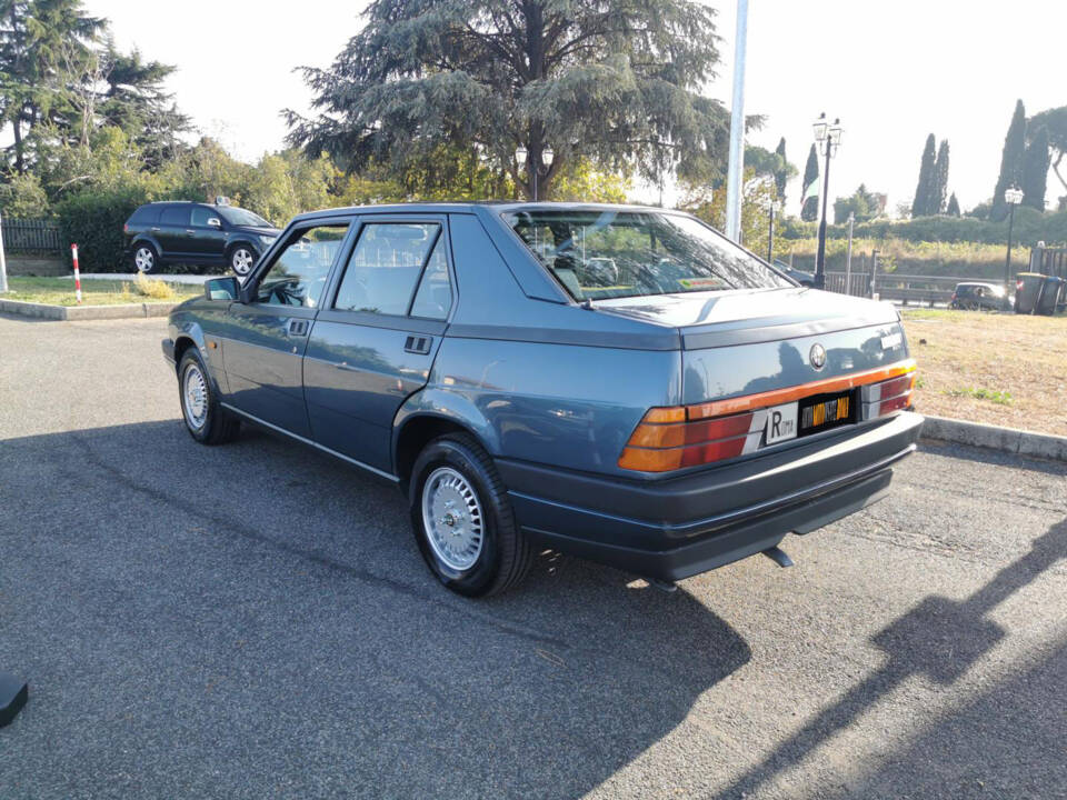 Image 3/45 of Alfa Romeo 75 1.8 (1987)