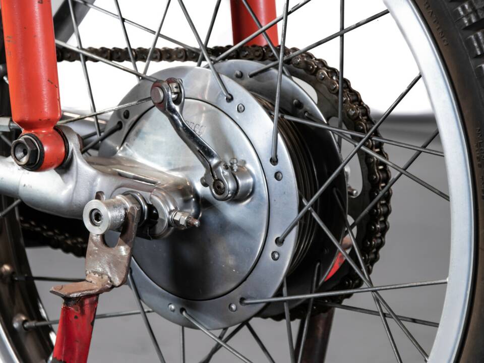 Image 9/32 de Berneg Fario 175 (1952)