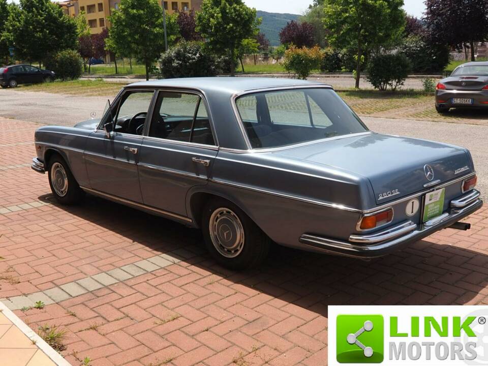 Image 7/10 de Mercedes-Benz 280 SE (1970)