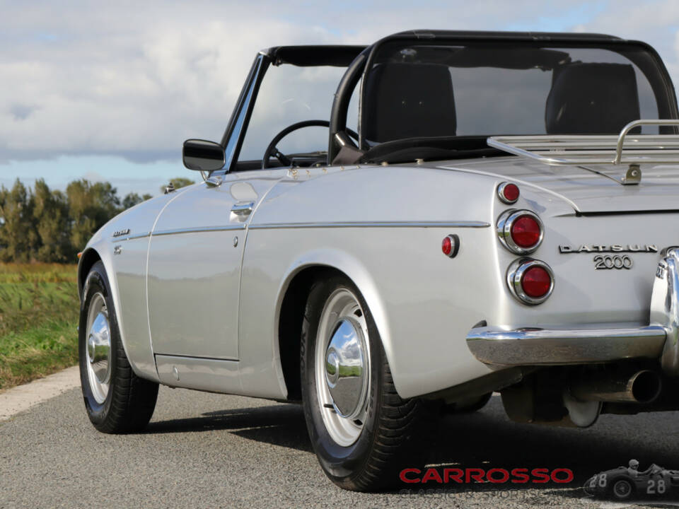 Image 22/42 of Datsun Fairlady 2000 (1969)