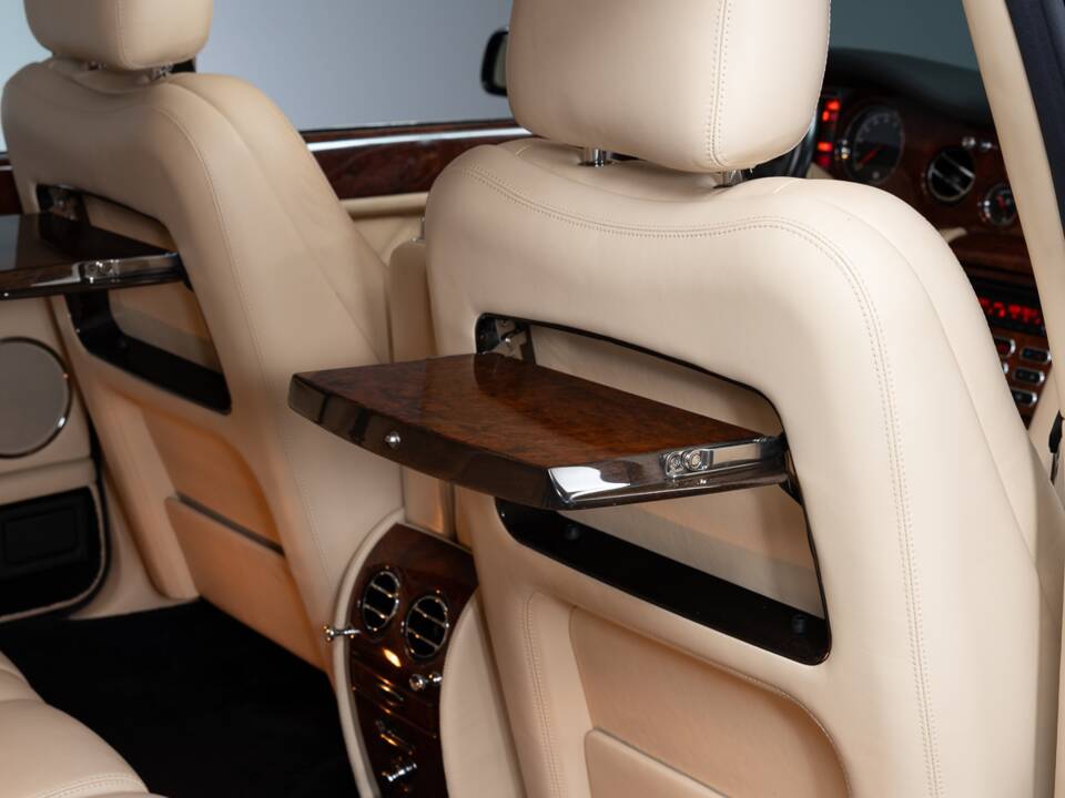 Image 39/46 of Bentley Arnage T (2004)