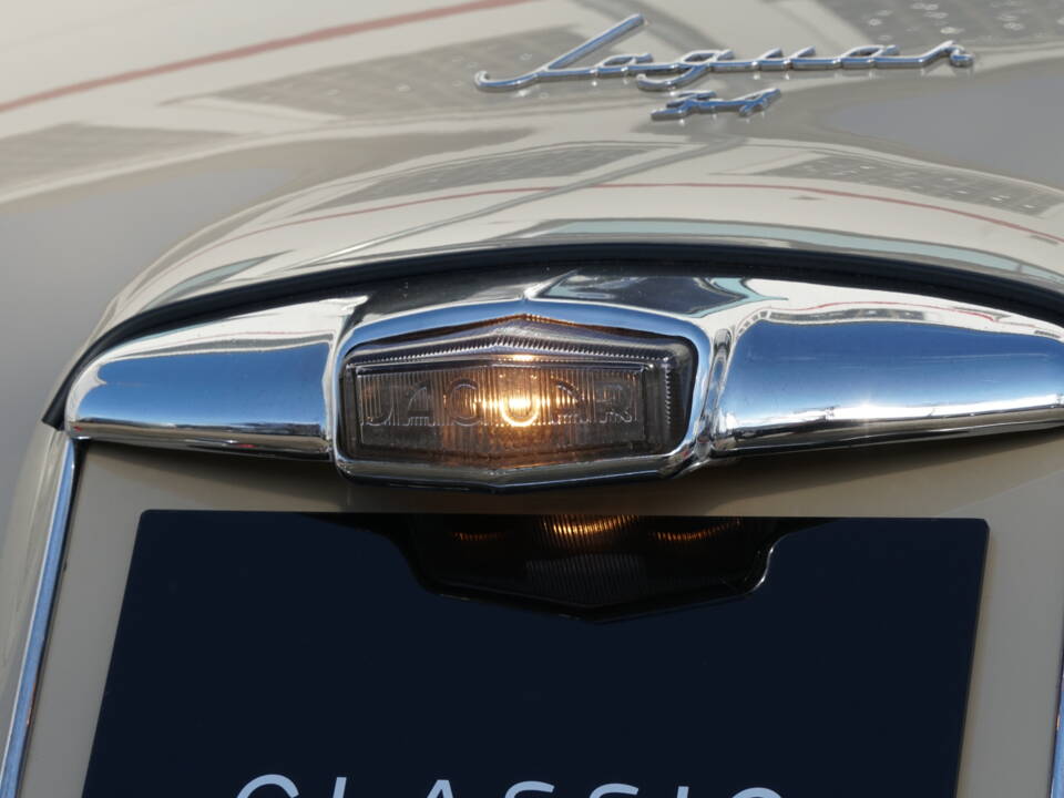 Image 23/40 of Jaguar 3.4 Litre (1958)