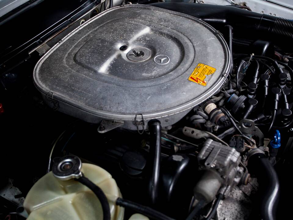 Bild 38/38 von Mercedes-Benz 560 SL (1986)