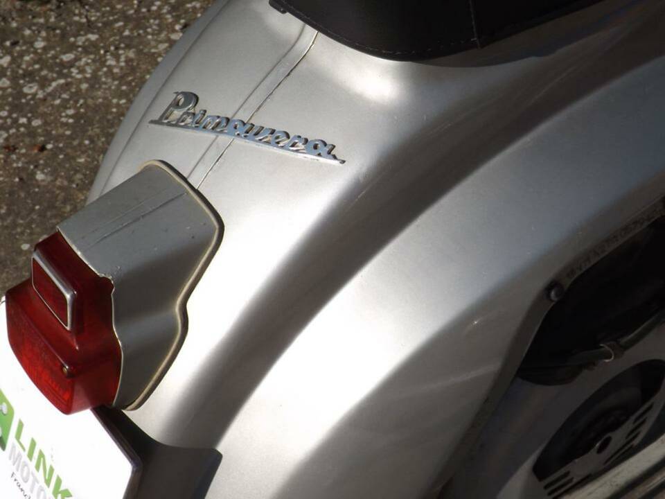 Image 34/43 of Piaggio Vespa 125 Primavera (1973)