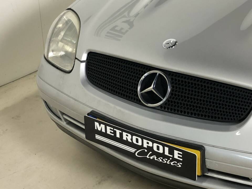 Image 8/24 de Mercedes-Benz SLK 230 Kompressor (1997)